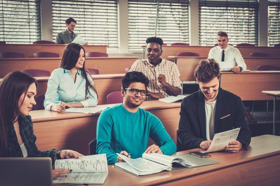 students studying at wsu