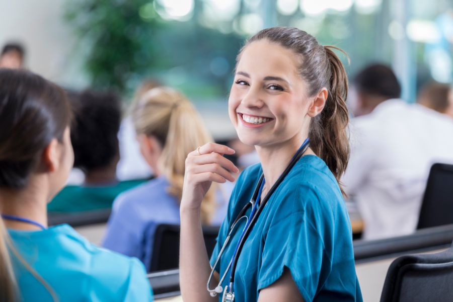 student studying nursing at nursing colleges