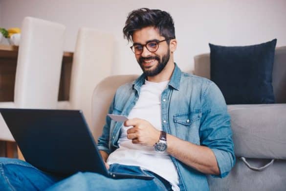 Inside motorists struggle for driver's licence, renewal