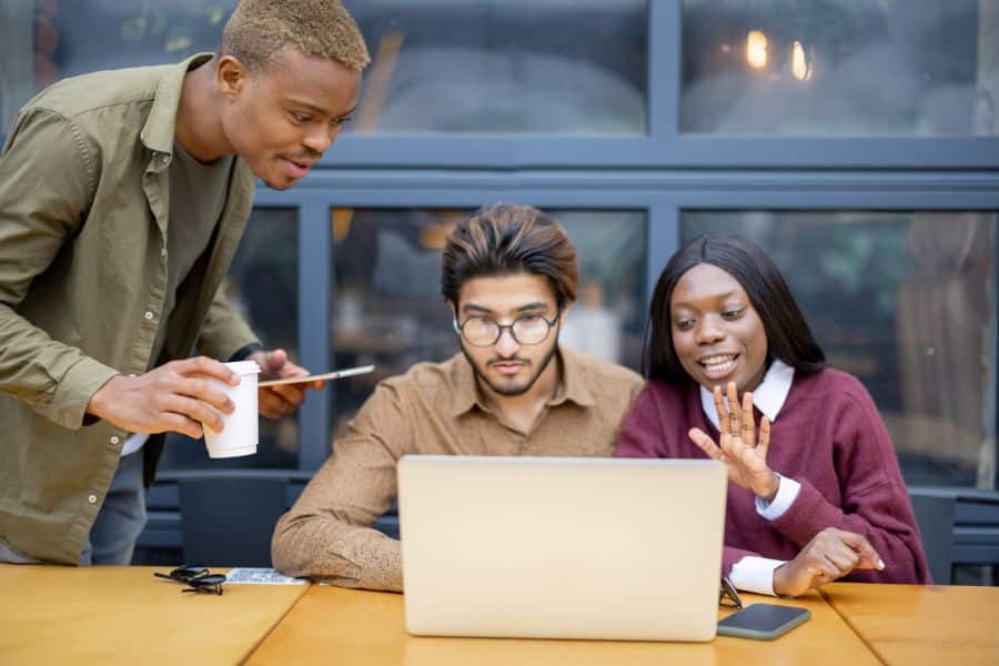 students applying to eastcape midlands tvet college