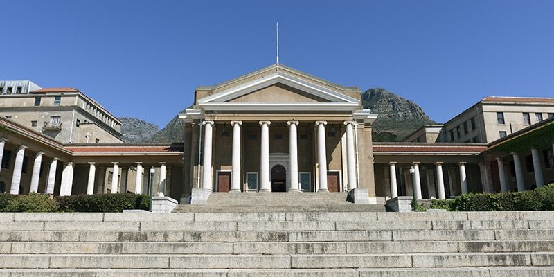 A photograph of Jameson Hall on UCT campus. The University of Cape Town (UCT) is affiliated with Get Smarter for online courses